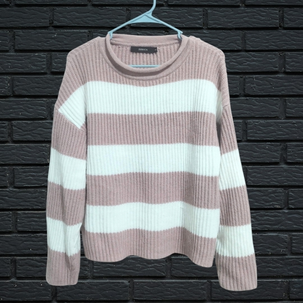 Zesica Women's Pink and White Striped Sweater Size Small
